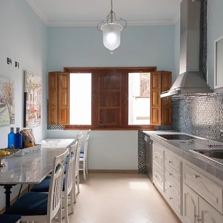 Homeforguest New Duplex With Rooftop Next To Cathedral Apartamento *
